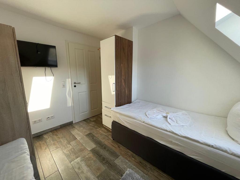 Hotel Gruener Baum à Schömberg Extérieur photo
