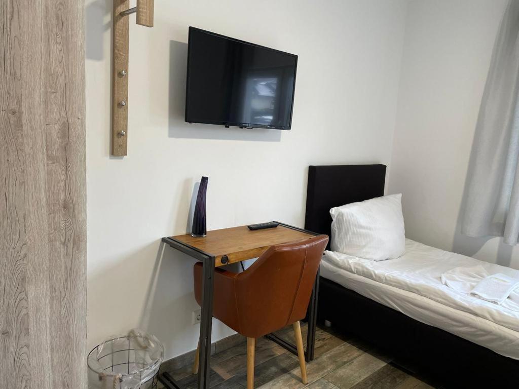 Hotel Gruener Baum à Schömberg Extérieur photo