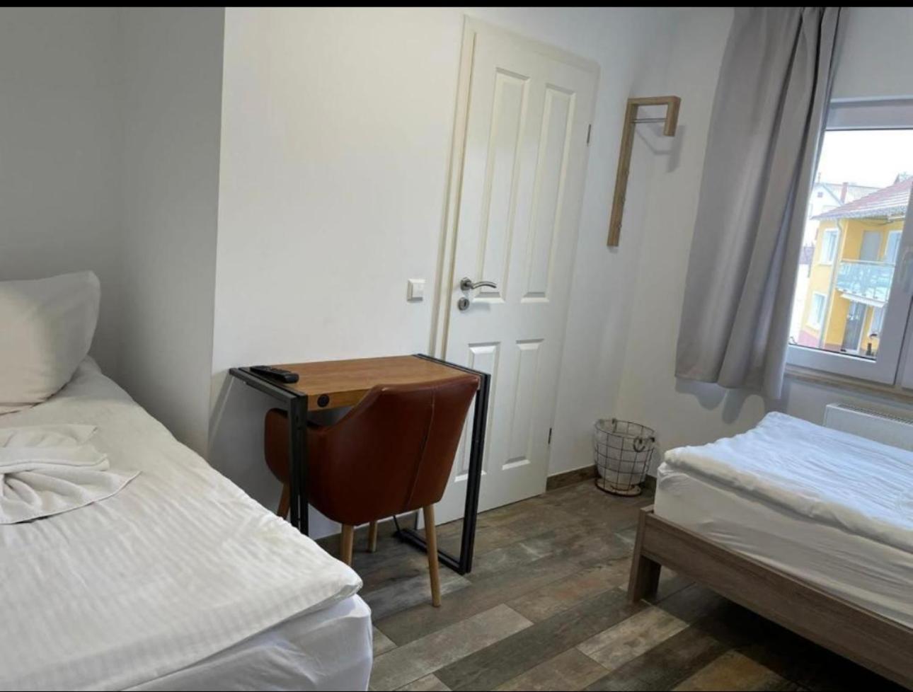 Hotel Gruener Baum à Schömberg Extérieur photo